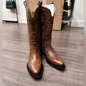 Ganni western boots 36size. Only 1time tried